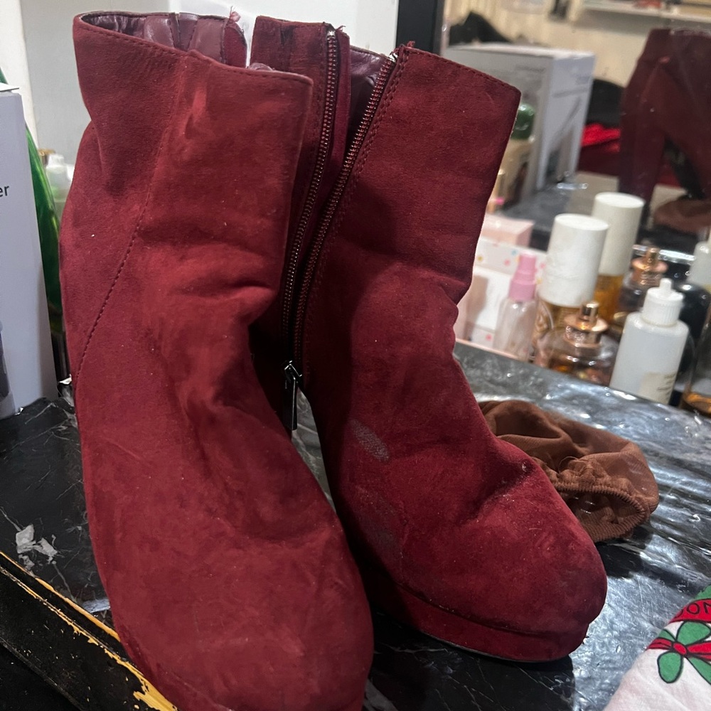 Suede platform boots